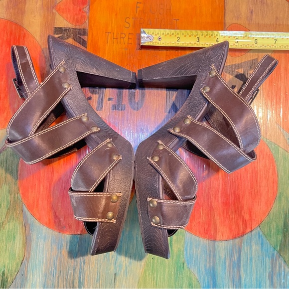 Union Bay Ronda Sandal Womens 9.5M Brown Platform and Chunky Heel 318-50-55. - Picture 4 of 7